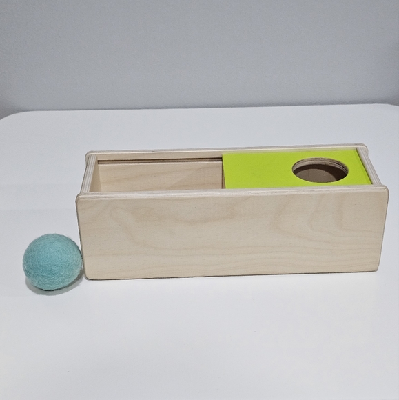 Lovevery Sliding Top Box from The Thinker Play Kit for Months 11-12 - Picture 6 of 8